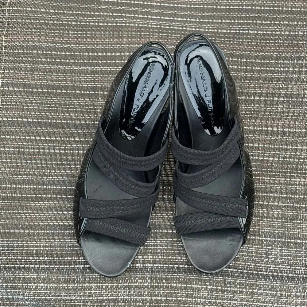 Donald J. Pliner Women's Heels Strappy Sandals Black  Patent Leather Size 7.5M